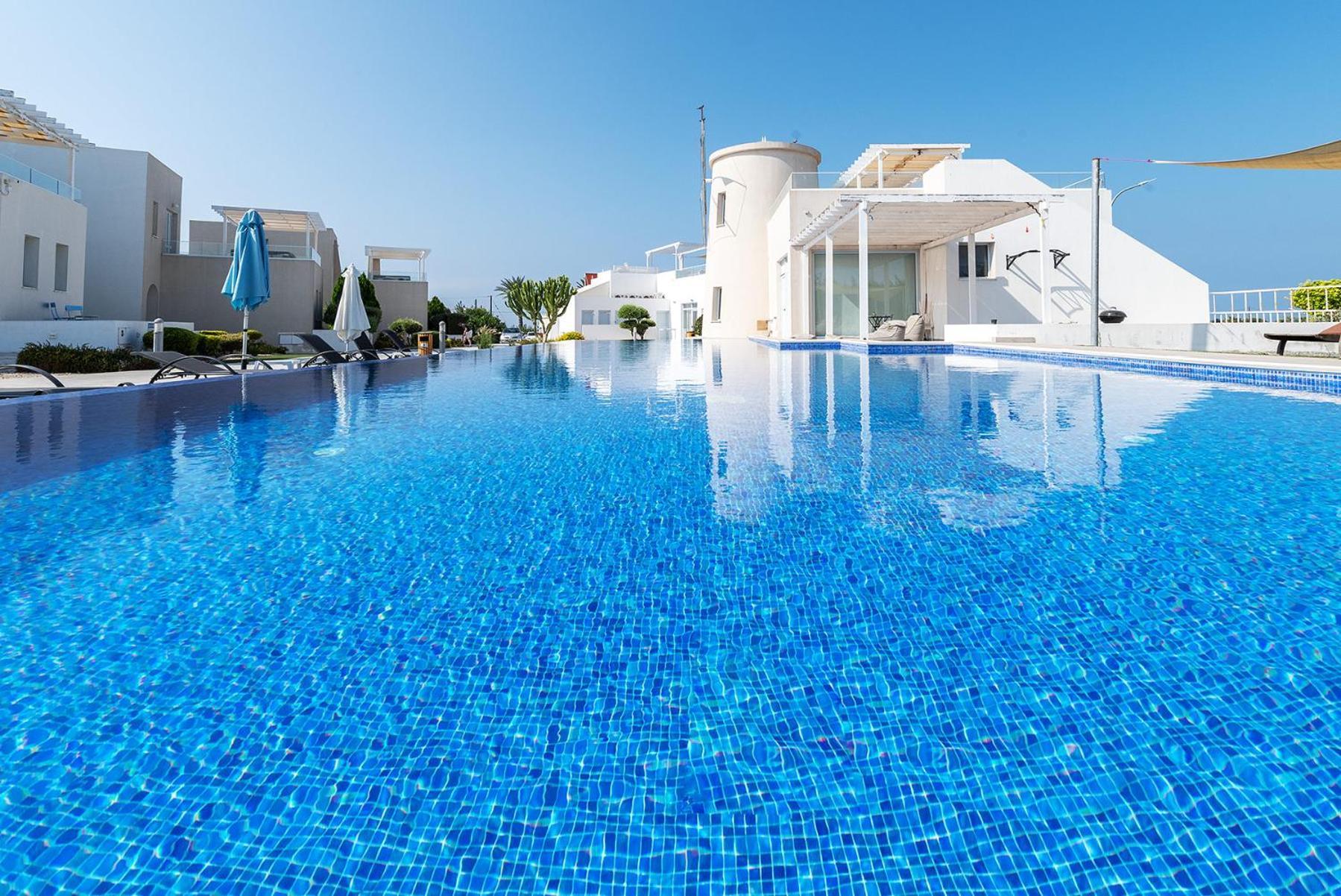 Blue Diamond Beach Villas Paphos Ngoại thất bức ảnh