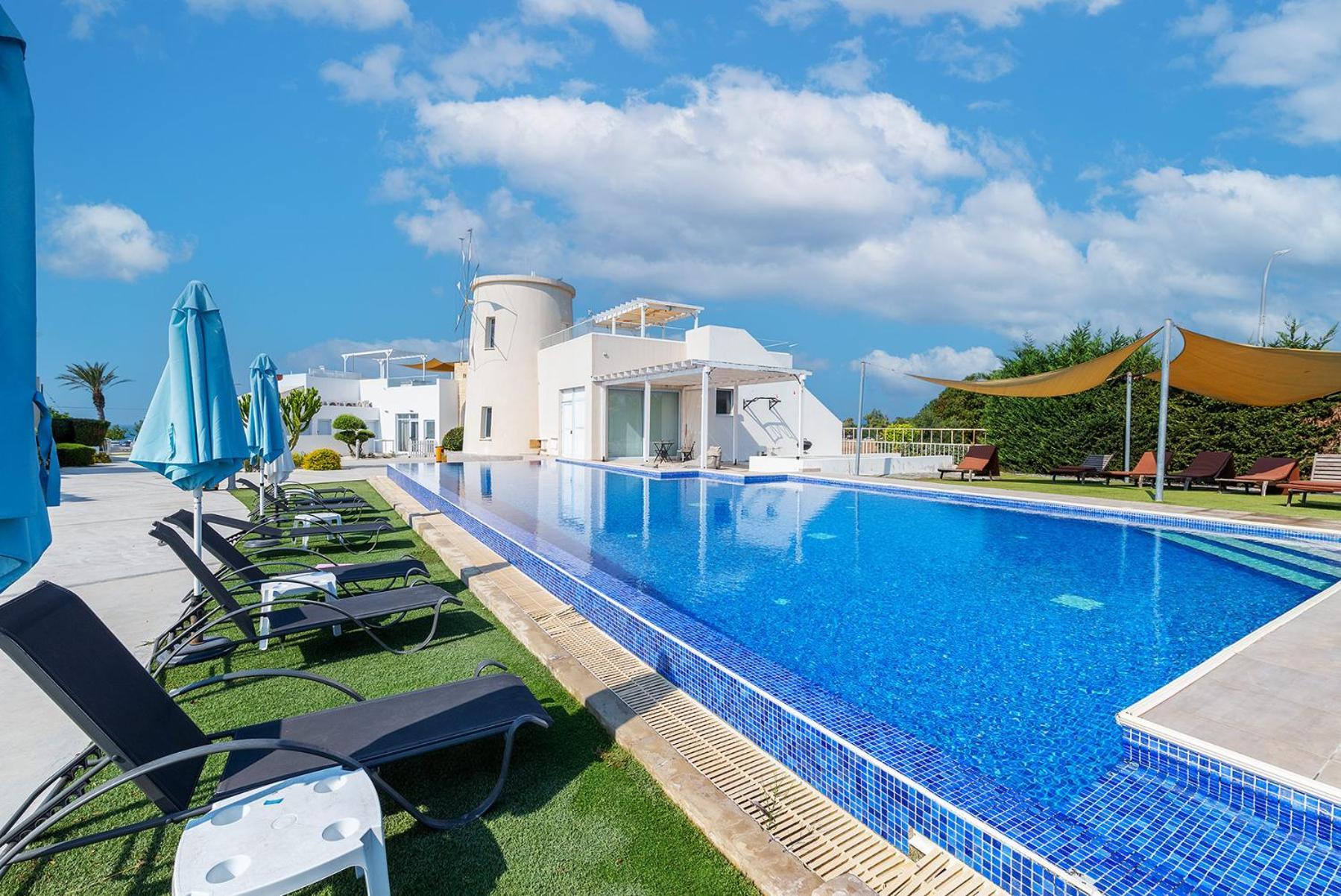 Blue Diamond Beach Villas Paphos Ngoại thất bức ảnh